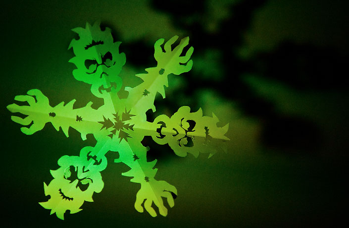 Zombie Snowflake Papercraft Template